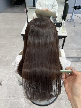 ルクス スマートサロン(Luxs SmartSalon) 雨の日も広がらない上品ストレート