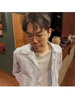 イー(E) クリーンなナードスタイル