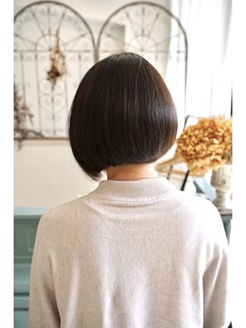 ミマール(mimar) ダークブラウン前下がりボブ