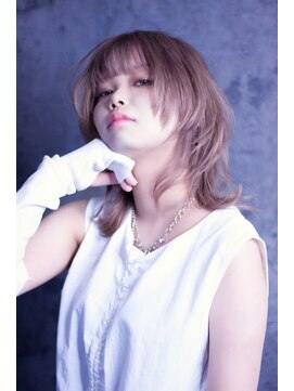 シュバルツ(schwarz) ウルフレイヤー×高明度ベージュ