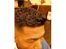 ヒガシジュウジョウバーバーショップ(Higashi-Jujo BARBER SHOP)