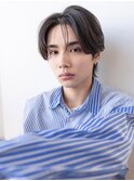毛流れセンターパート黒髪ビジネスマンニュアンスパーマショート
