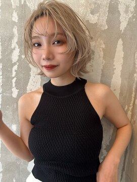 フィガロ ウメダ(FIGARO UMEDA) ミルクティカラー/ダブルカラー/ブリーチ/くびれ/レイヤーボブ