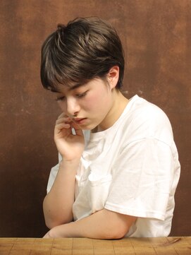 シアンデルカ(CYANDELUCCA) ベージュショートヘア