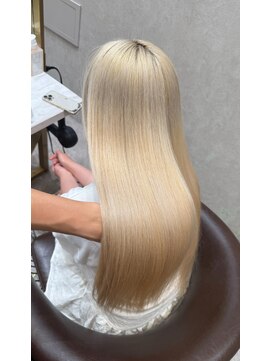 ロンド レア 天神大名店(Lond Le’a) ミディアムヘア/フェイスフレミング /暗めカラー/デザインカラー