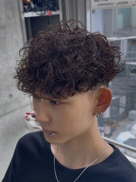フィフス(fifth) 刈り上げ外国人風パーマスペインカールフェードスパイラルパーマ