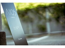 黒い看板が目印。