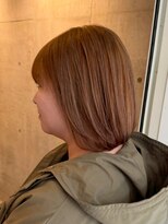ロッカヘアエジェ(ROCCA hair eje.) ココアベージュさらツヤ質感ナチュラル丸みボブ