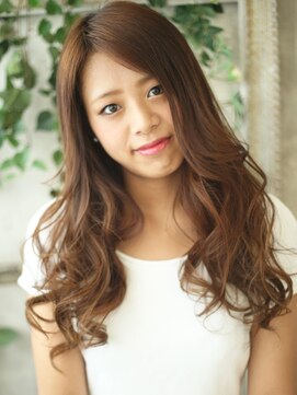 と和×美髪クリニック 巣鴨店 重めのロングウェーブで大人ドレッシーテイスト