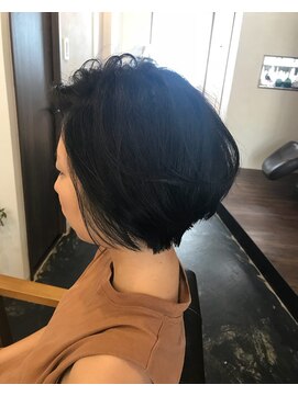 ロッカム(Roccam) インナーカラー+ハンサムショートボブ