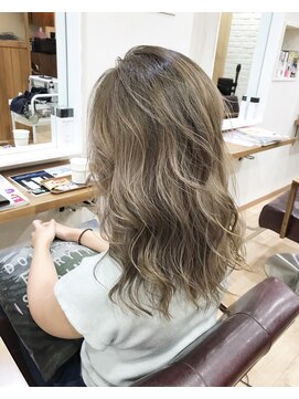 クリーム 大宮(CREAM) ハイライトで作るグラデーション