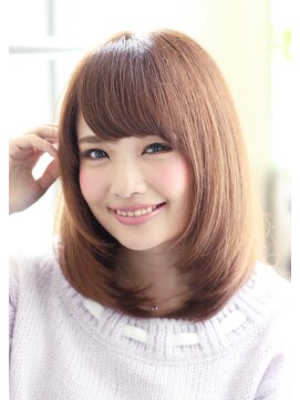 エミル 国分寺(emile) 小顔に見せるセンターパートの伸ばしかけミディアム【国分寺】