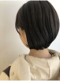 耳にかけてもシルエット抜群◎ショートヘア