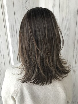 コンド(cond.) 人気のグレージュカラー♪