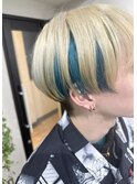ツートンカラー抜きっぱなしブリーチインナーカラーグリーン