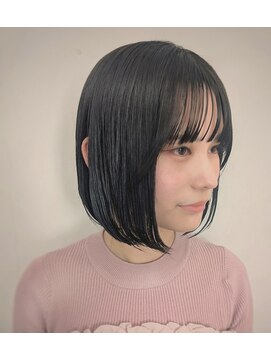 透け感スモーキーアッシュ　小顔ボブ