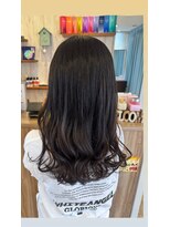 サリュー バイ イザ(Salut by IZA) ダークブラウンカラー似合わせカットセミロング