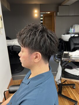 ザデイトウキョウ 表参道 青山(THE DAY TOKYO) MEN’S/サーフカール/刈り上げセンターパート/表参道駅/青山