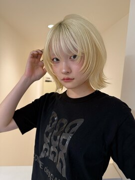 アイトーキョーエス 渋谷(AI TOKYO S) ハッシュカット/ブロンドハイトーン/レイヤーカット/渋谷