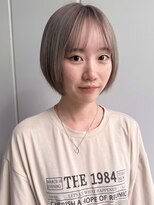 ジュリエッタ(giulietta) ハイトーンボブ シルバー ホワイトグレージュ ケアブリーチ
