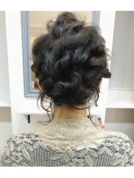 ルノア(Lunoa) ツイストアップ【Lunoaルノア瑞穂区】