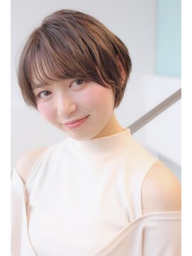ブリッツレボルト(BLITZ R EVOLUT) シルエット重視のまるめショートボブ