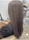 大人可愛い透明感アッシュベージュ×エアストレート