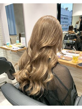 リーオオサカ(Lee Osaka) ヘーゼルベージュ