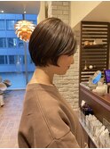 ショートヘア オリーブベージュ