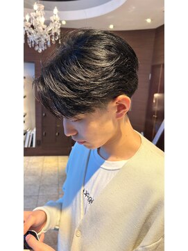 ブローチ(broche) 毛流れセンターパート