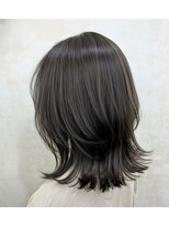 イル(iru)&nbsp;白髪ぼかし/極細ハイライト/レイヤー/Miku