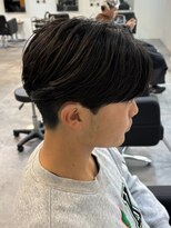 ヒュイル バイ ニアウ(Hwyl by Niau)&nbsp;MEN’S HAIR/センターパート/ニュアンスパーマ/伊勢崎