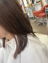 ヴィサージュ(VISAGE) インナーカラーと白髪ぼかし