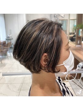 アッシュ 武蔵境店(Ash) 白髪ぼかしのハイライトショートボブ!!