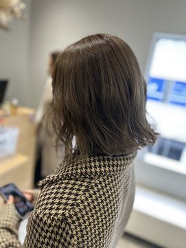 アヴァンス 京橋店(AVANCE) 透明感のあるグレージュ