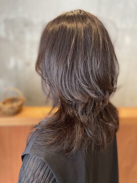 アンドチル(And Chill) セミロングウルフ