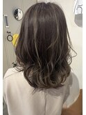 【白髪ぼかしにも◎】大人可愛いハイライト×透明感グレージュ