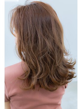 アコロン(acoron) 小顔_デザインカラー_厚めバング_ローライト_スリークボブ