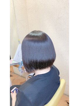 スタジオ キャンパス 縮毛矯正、前下がりボブ
