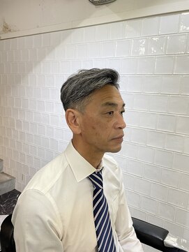 メリケンバーバーショップ フクオカ(MERICAN BARBERSHOP FUK) ビジネスマンナチュラルフェード