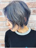 シルバーカラーにブルーのハイライト◎