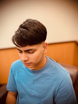 秋元理髪 学生スキンフェード