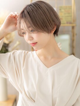 カバーヘア ブリス 志木南口駅前店(COVER HAIR bliss) グレーベージュ外国人風前下がり丸みショートa志木20代30代40代