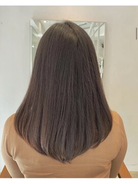 エイミーアンダーバー(amy_) 髪質改善　ナチュラル艶ストレート