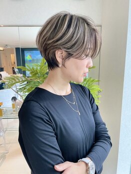 ハルキミナトジャパン オオミヤ(HARUKI MINATO Japan OMIYA)の写真/隠すではなく活かし、ハイライトでぼかす白髪ぼかしが大人気☆一人一人に合わせた施術で、理想の色味を実現
