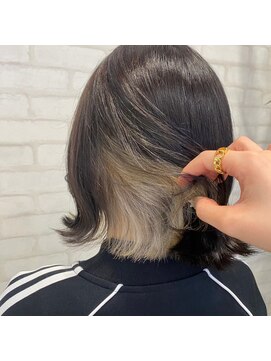 ビスイル 秋葉原店(Vis ill) ハイトーンホワイトブロンド×韓国風切りっぱなし小顔ボブ