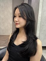 シティ(CITY) レイヤーカット 暗髪カラー かきあげ前髪