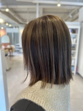 スペックホルダーミミ(Spec Holder mimi) アンブレラーカラー×切りっぱなしボブ11.18デザインカラー