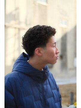 テーパーフェードショートアフロ