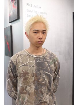 ペレ 梅田(PELE) 刈り上げセンターパート/波巻きツイストスパイラル/梅田